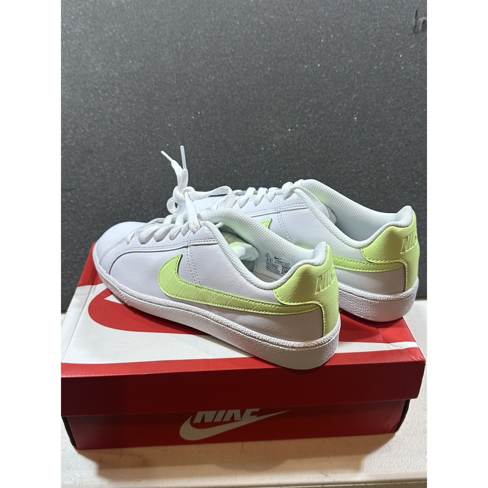 Nike Women's Royal Court 7.5 Low Top Sneakers White/Barely Green Volt